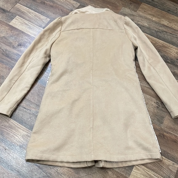 EUC RYU Anthropologie Women’s Retro style tan coat cream lace overlay. Size LG - Picture 6 of 12